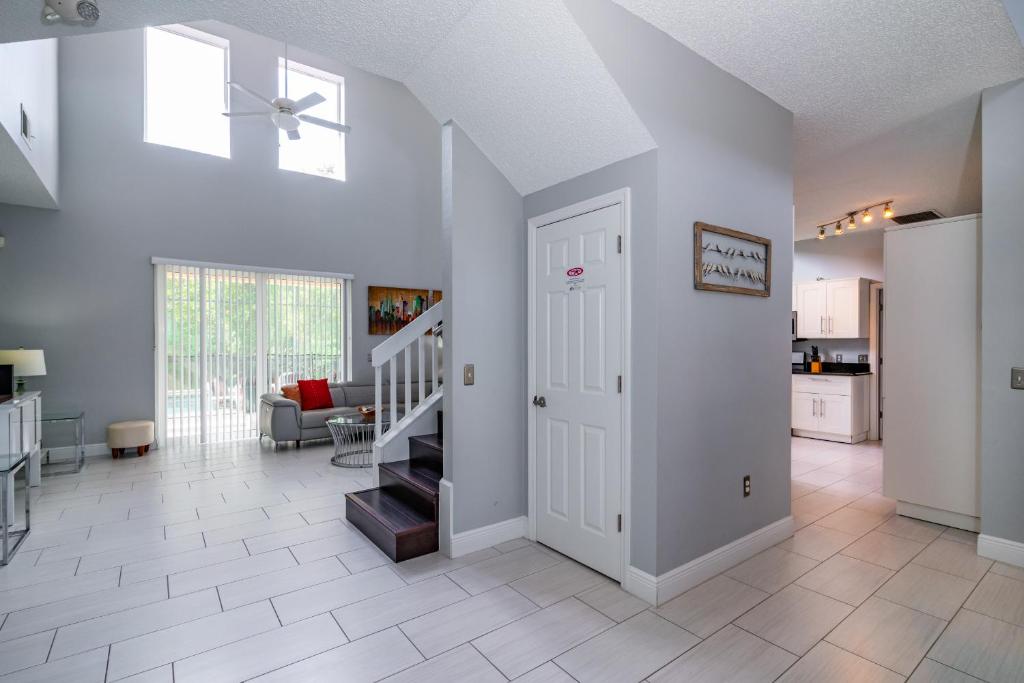 5322CVD- Woodside Villa (G) - image 3