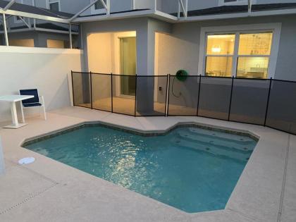 Stunning 5 Bd w Pool Close to Disney 8955 Kissimmee Florida