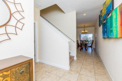 Contemporary 4 Bed 3 Bath Town Home With Upgrades Private Pool i Close to Disney Shopping - image 3