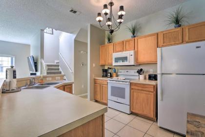 Sunny Villa with Pool and Lanai - 8 Mi to Disney! - image 4