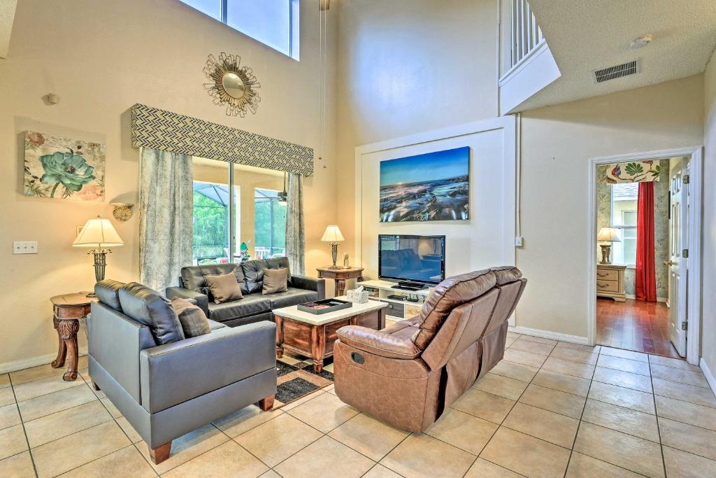 Fun-Filled Resort Home with Pool - 14Mi to Disney! - image 4