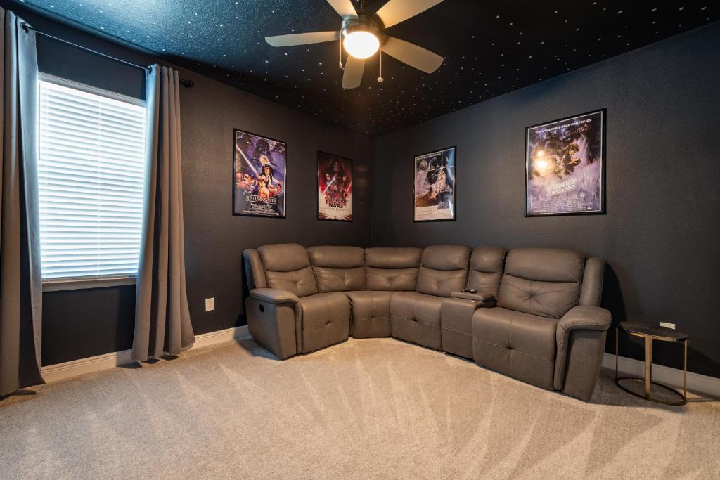 Beautiful Home with Games and Media Room near Disney - 7778WD - image 5