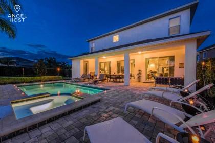 Villa with Pool and theater and themed Rooms Near Disney Kissimmee