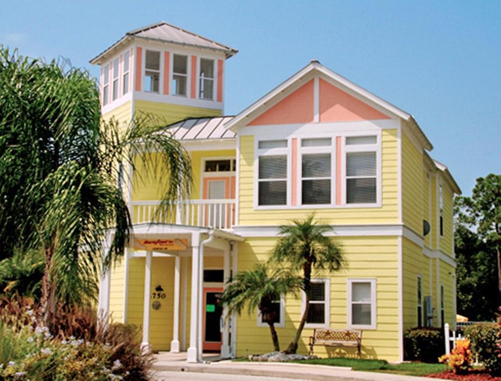 Kissimmee Resort Apartments Nestled Beside a Serene Lake - main image