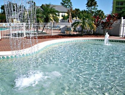 Kissimmee Resort Apartments Nestled Beside a Serene Lake - image 4