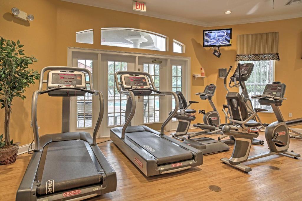 Townhome with Resort Amenities about 5 Mi to Disney! - image 4