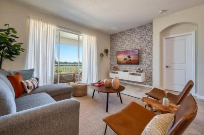 Chic and spacious 3 bedroom Condo near Disney - image 5