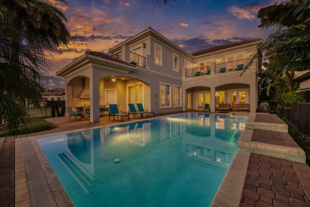 Beautiful 5 Star Villa with Private Pool on the Prestigious Reunion Resort and Spa Orlando Villa 4551 - image 5