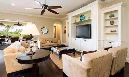 Exclusive 5 Star Villa with Private Pool on Reunion Resort and Spa Orlando Villa 4564 - image 1