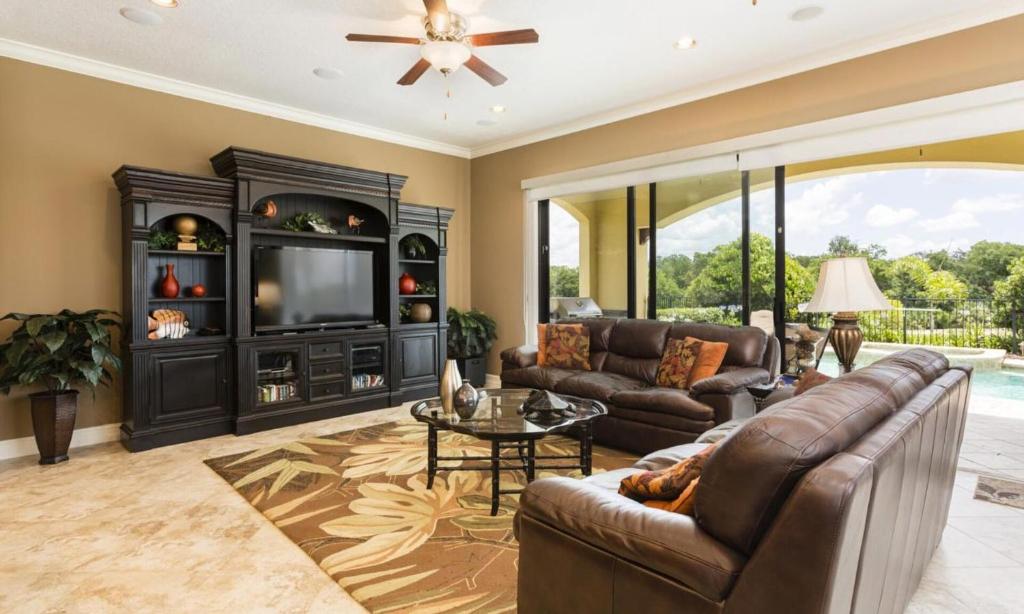 Rent the Perfect 4 Bedroom Villa on Reunion Resort and Spa Orlando Villa 4604 - image 4