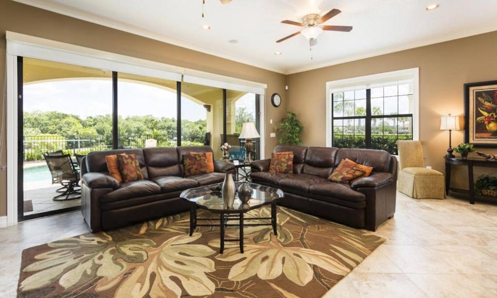 Rent the Perfect 4 Bedroom Villa on Reunion Resort and Spa Orlando Villa 4604 - image 5