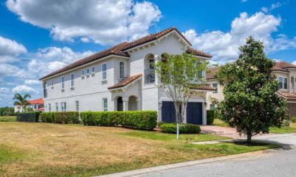 Exclusive Villa with Large Private Pool on Reunion Resort and Spa Orlando Villa 4759 - image 4