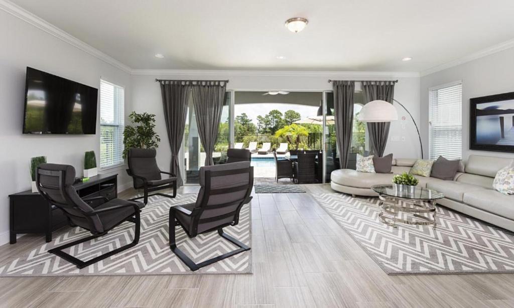 Rent the Perfect 5 Bedroom Villa on Reunion Resort and Spa Orlando Villa 4752 - main image