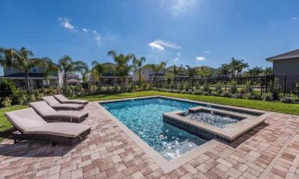 Luxury Villa with Private Pool on Encore Resort at Reunion Orlando Villa 4424 - image 1