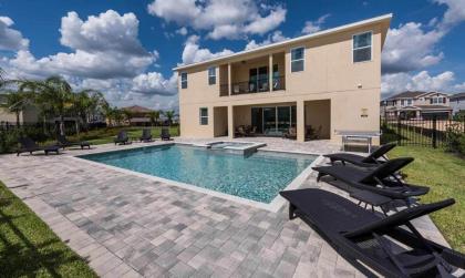 Rent Your Own Orlando Villa with Large Private Pool on Encore Resort at Reunion Orlando Villa 4415 - image 5