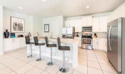 Beautiful Villa with first class amenities on Encore Resort at Reunion Orlando Villa 4494 - image 10