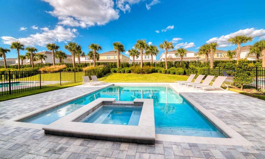 Rent this Luxury 5 Star Villa on Encore Resort at Reunion Orlando Villa 4495 - image 6