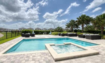 Rent Your Own Orlando Villa with Large Private Pool on Encore Resort at Reunion Orlando Villa 4510 - image 2