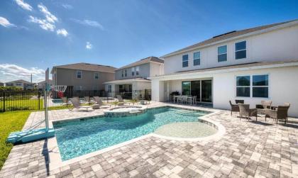 Rent the Perfect 5 Bedroom Villa on Encore Resort at Reunion Orlando Villa 4520 - image 1