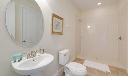 Beautiful Villa with first class amenities on Encore Resort at Reunion Orlando Villa 4694 - image 17