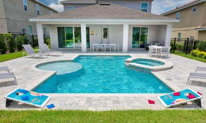 Luxury Villa on Encore Resort at Reunion with a Private Pool Orlando Villa 4706 - image 4