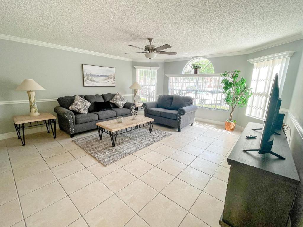 Grand Premier 3BD Condo Apartment near Disney Parks #6 - image 4