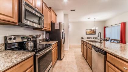 Beautiful Townhome with first class amenities on Storey Lake Resort Orlando Townhome 4809 - image 4