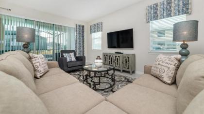 Beautiful Villa with first class amenities on Solara Resort Orlando Villa 4954 - image 5