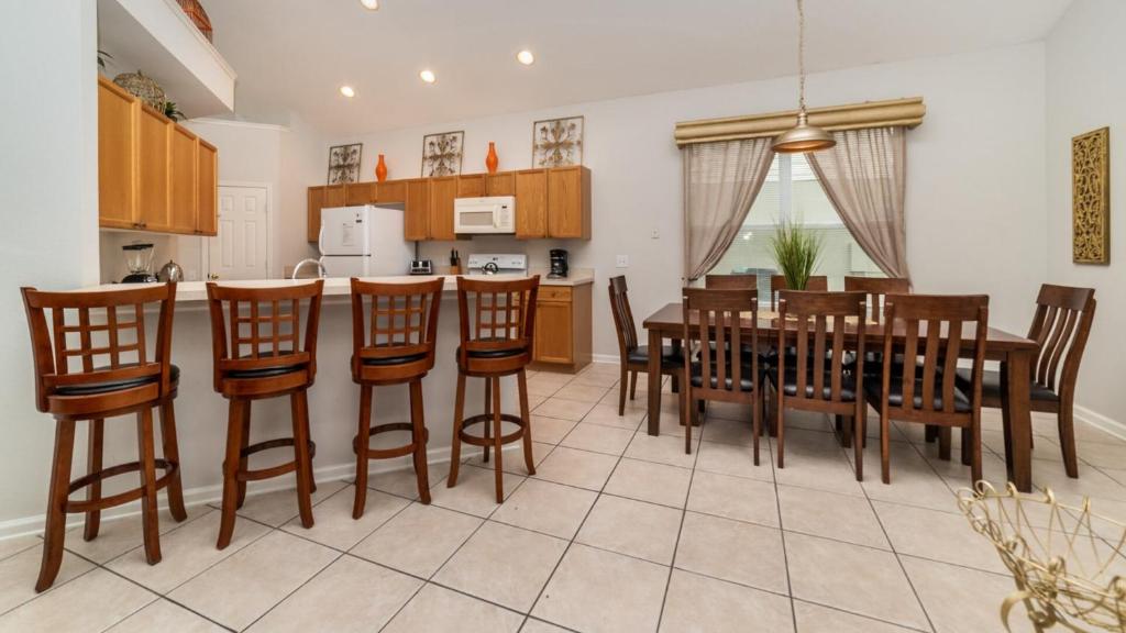 Rent this Luxury 5 Star Villa on Windsor Palms Resort Orlando Villa 4989 - image 5