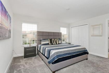 Imagine You and Your Family Renting this 5 Star Villa on Storey Lake Resort Orlando Townhome 5054 - image 17