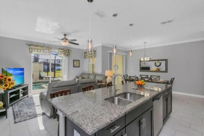 Townhome in One of Orlando's most Exclusive ResortsStorey Lake Resort Orlando Townhome 5071 - image 5