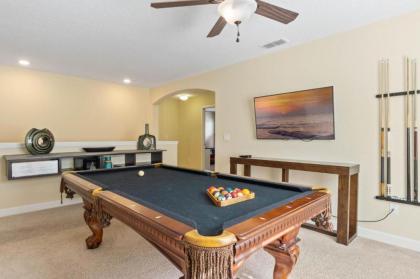 Spacious Vacation Home with Pool & Jacuzzi Near Disney - image 14