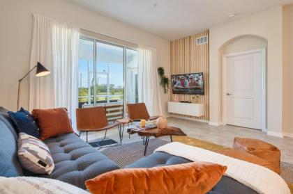 Super chic and modern 2 Bedroom Condo near to Disney Florida