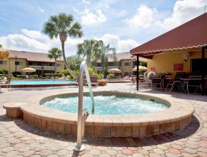 Leisure and Comfort at Chic Flat in Central Florida - One Bedroom Condo #1 - image 2