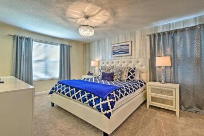 Fantastic Disney-Themed Family Haven with Lanai - image 18