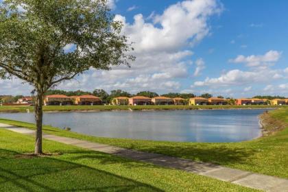 Extraordinary 6-Bed 5-Bath Villa with Private Pool in Bella Vida - image 5