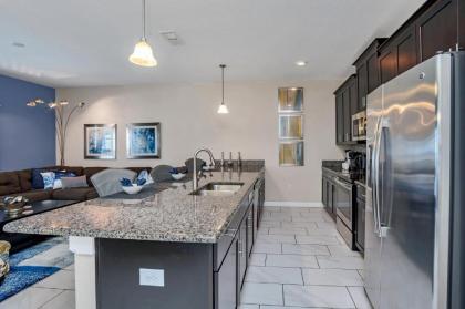 Spacious and Luxurious Home With Splash Pool Close to Disney #4ST804 - image 5