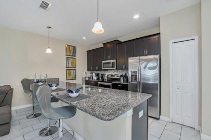 Spacious and Luxurious Home With Splash Pool Close to Disney #4ST804 - image 6