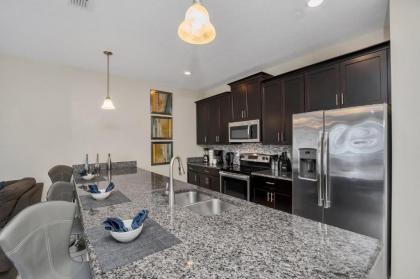 Spacious and Luxurious Home With Splash Pool Close to Disney #4ST804 - image 7