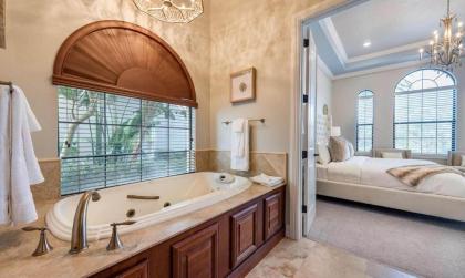 Beautiful 5 Star Villa with Private Pool on the Prestigious Reunion Resort and Spa Orlando Villa 4743 - image 16