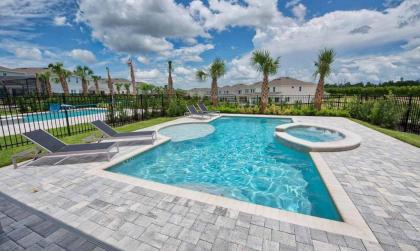 Rent Your Own Exclusive Villa with Large Private Pool on Encore Resort Orlando Villa 5437 - image 2