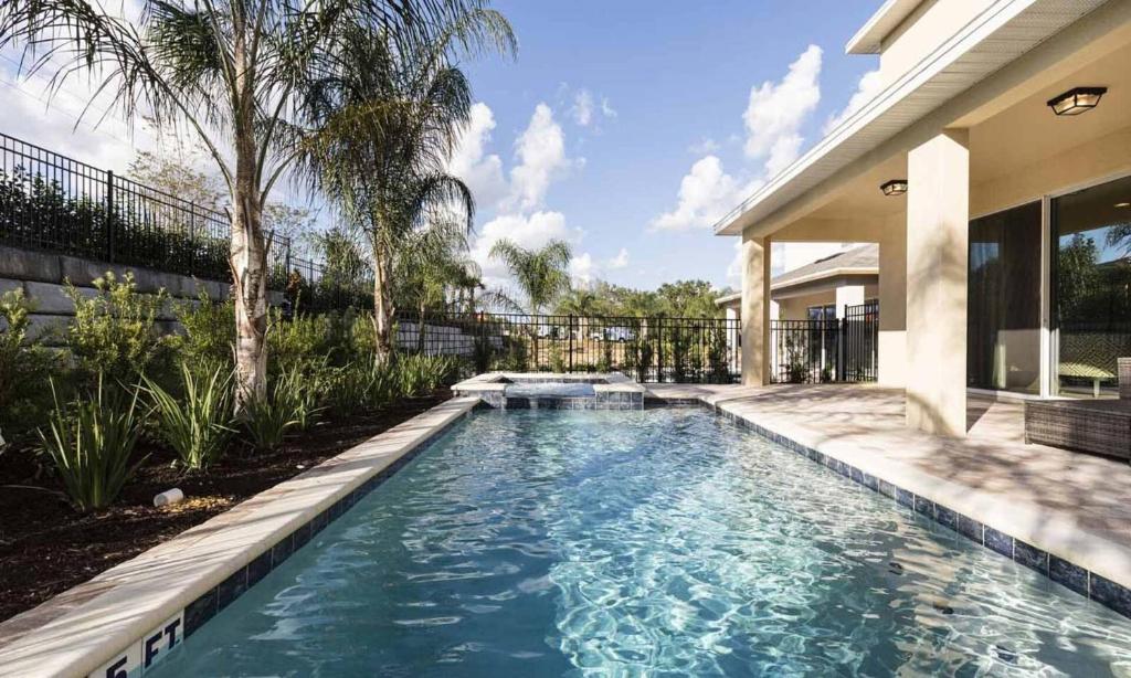 Rent Your Own Orlando Villa with Large Private Pool on Encore Resort at Reunion Orlando Villa 4395 - image 2