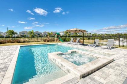 Luxury Villa with Private Pool on Encore Resort Orlando Villa 5447 - image 2