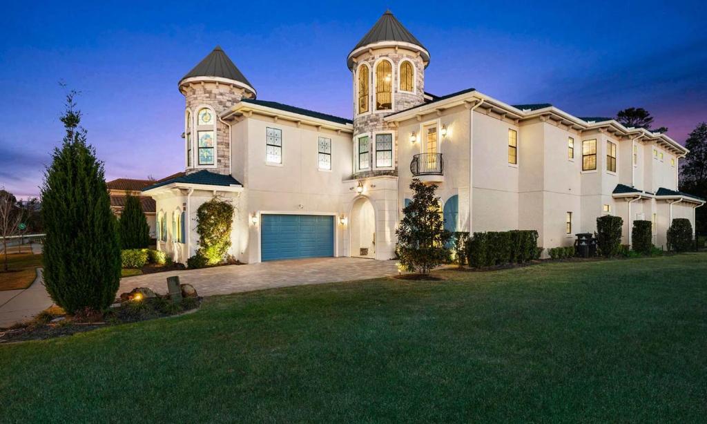 Perfect 8 Bedroom Villa on Reunion Resort and Spa Orlando Mansion 4616 - image 2