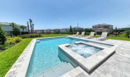 Rent the Perfect 5 Bedroom Villa on Encore Resort Orlando Villa 5452 - image 1