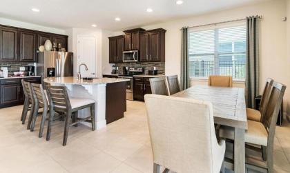 Rent the Perfect 5 Bedroom Villa on Encore Resort Orlando Villa 5452 - image 10