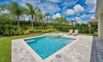 Rent this Luxury 5 Star Villa on Encore Resort at Reunion Orlando Villa 4434 - image 2