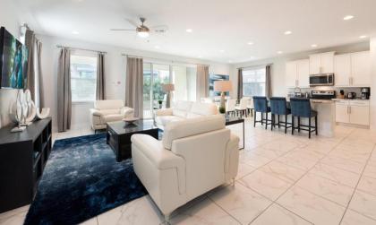 Rent this Luxury 5 Star Villa on Encore Resort at Reunion Orlando Villa 4434 - image 5