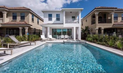 Exclusive Villa with Large Private Pool on Reunion Resort and Spa Orlando Villa 4625 - image 2