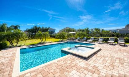 Luxury Contemporary Style Villa on Encore Resort at Reunion Orlando Villa 4397 - image 2